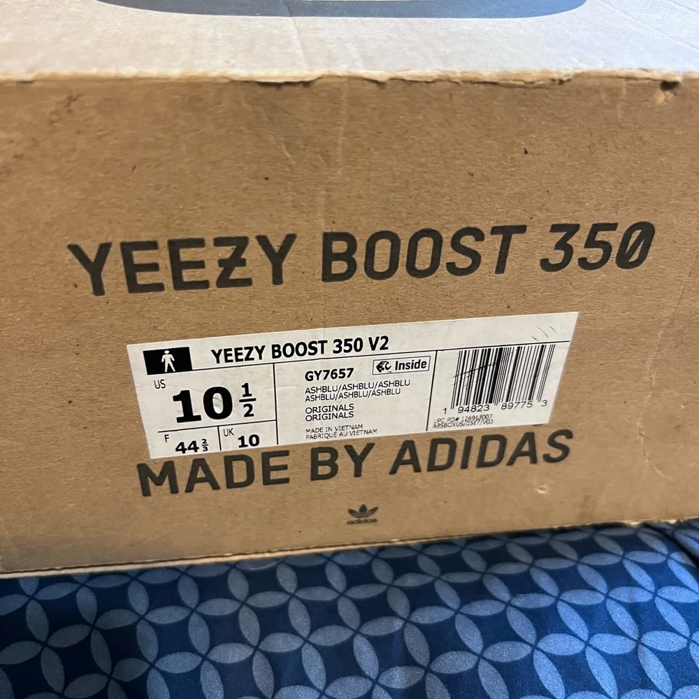 Yeezy boost 350 V2 - Picture 2 of 3